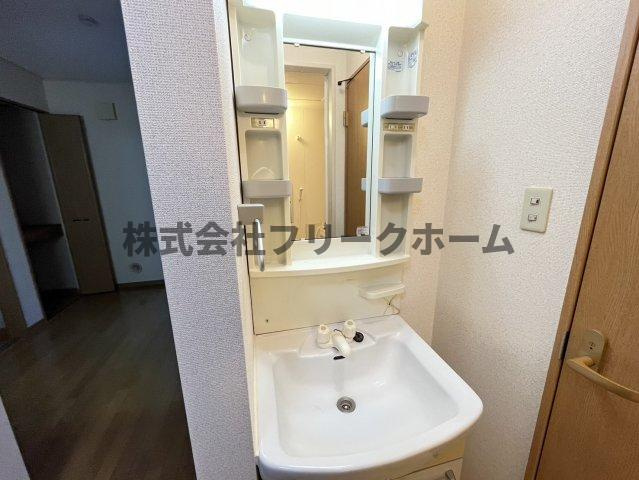 武蔵野市中町３丁目のアパートの洗面所