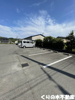 【駐車場】 | フローラルコート | カースペースがあります
