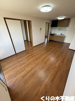 【居間・リビング】 | フローラルコート | 同タイプのお部屋です（現況を優先します）