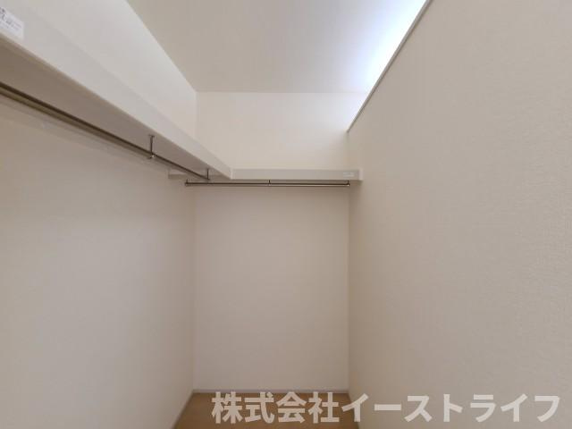 【新築戸建】　いわき市内郷高坂町1丁目第4　【長期優良住宅】の収納|同社施工写真　ウォークインクローゼットが2ヵ所せっちされています。WICの魅力は、やはりその収納力！スーツケースなどの大きなものも収納できるので心配ありません。