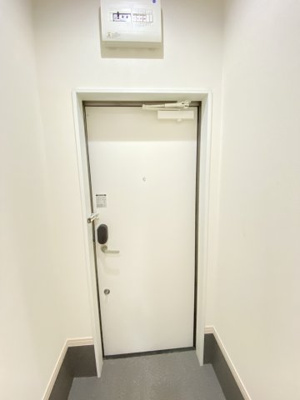 【玄関】 | アビタシオン桃谷 | スマートロックで鍵いらず。スマートフォンで玄関ドアの開閉できます。