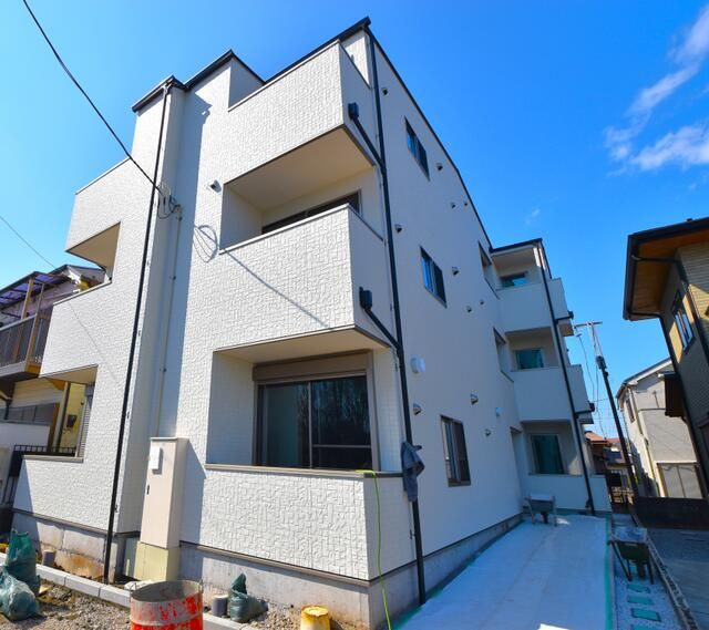 ＬＵＸＩＳ久米川の外観