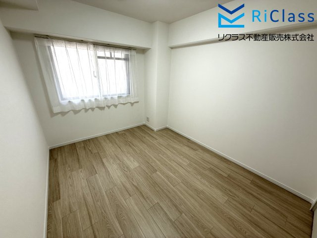 サンドール長田南館の洋室|使い勝手のいい洋室です