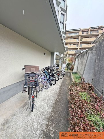 エクセレンス青門の駐輪場