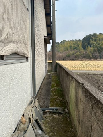 船木　中古戸建の外観|外には田園風景が広がり、静かな住環境でゆったり過ごせます。