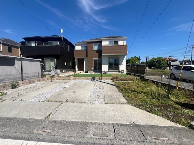富士見市上南畑　中古一戸建　東武東上線　志木の前面道路含む現地写真