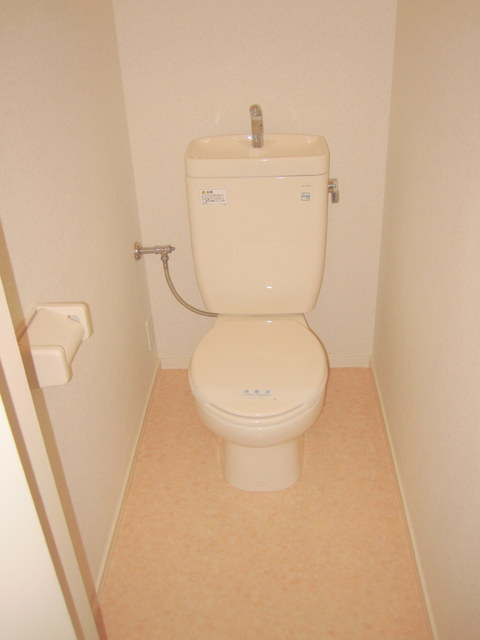 メゾンドボナールのトイレ|★トイレ★　★上部に棚もついてます★