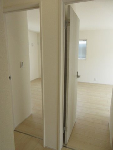 【仲介手数料無料】新築戸建　深谷市上柴町東6-13-17（全2棟）の洋室