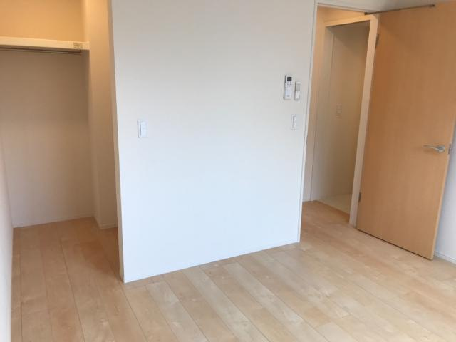 三木市緑が丘町本町一丁目新築アパートの内装|洋室