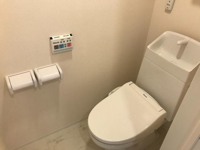 三木市緑が丘町本町一丁目新築アパートのトイレ|シャワー付トイレ