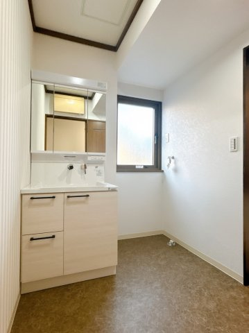 リフォーム済中古戸建　大垣市南一色町　平成13年築の独立洗面台