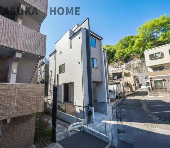 西区浅間町２丁目の外観|シャープで素敵な外観ですね。よく日が当たっています。