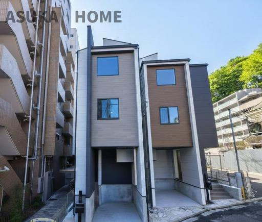 西区浅間町２丁目の外観|シャープな外観ながら、この中に広くて素敵なお部屋がいっぱい詰まっています。