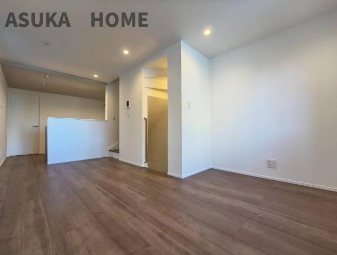 西区浅間町２丁目の居間・リビング|LDKも広々使えます。家具のレイアウトが楽しみになりますね。