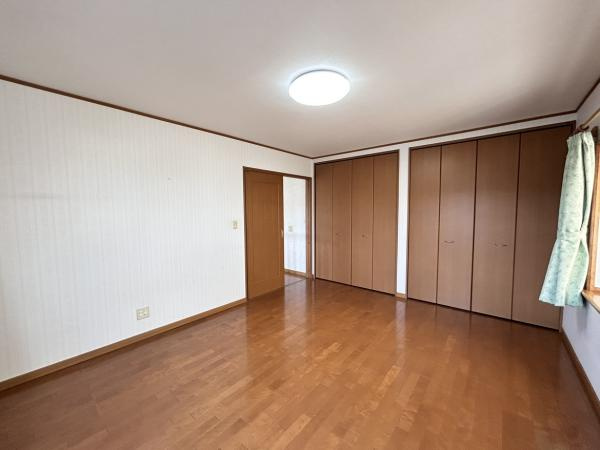 八戸市大字田面木字上田面木の洋室