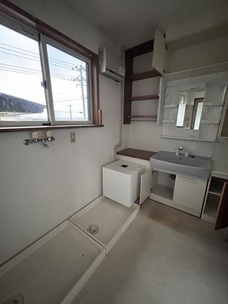 八戸市大字田面木字上田面木の洗面所