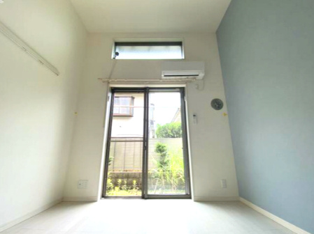 杉並区高円寺南３丁目のアパートの居間・リビング