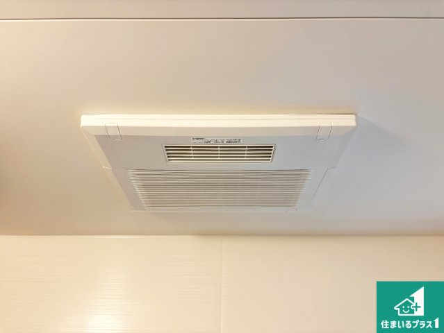 茨木市上野町　第7期　新築一戸建ての冷暖房・空調設備|四季を通して快適なバスライフをお手伝いする浴室暖房乾燥機！浴室の乾燥・暖房・涼風・換気はもちろん、２４時間換気にも対応！