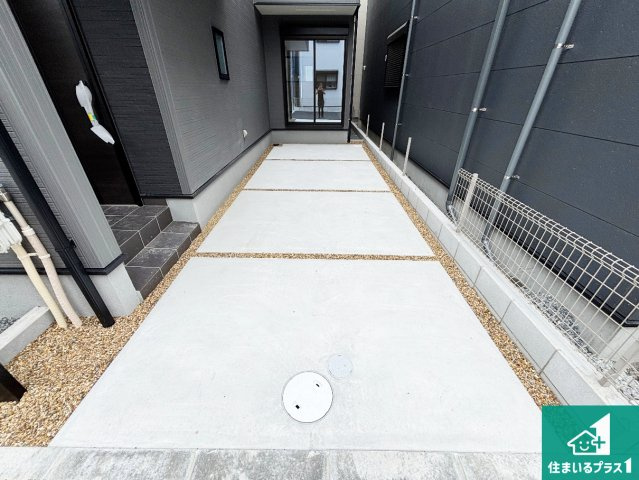 茨木市上野町　第7期　新築一戸建ての駐車場|駐車スペース！散水栓があるので、こまめに愛車を洗えます！