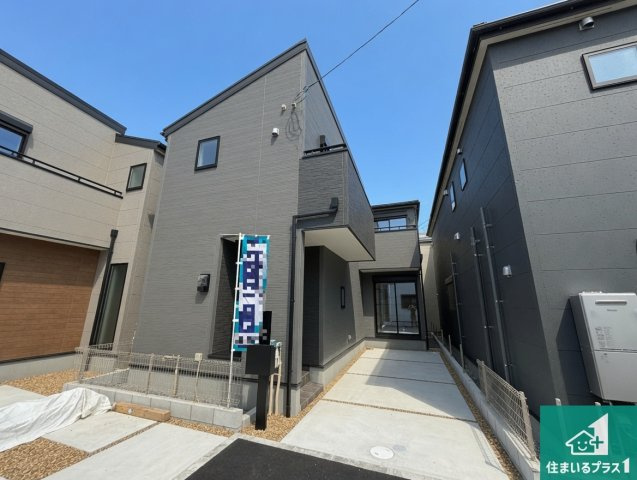 茨木市上野町　第7期　新築一戸建ての外観|お客様に長く安心して住んでいだだける事にこだわった家づくり！住んでからのアフターサービスにもしっかりと取り組んでいます！