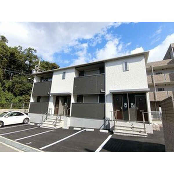 ベルリード塩屋北の駐車場