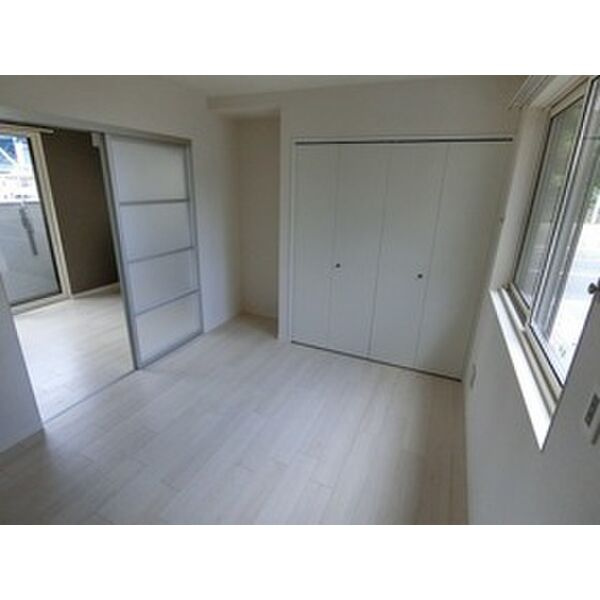 ベルリード塩屋北の洋室