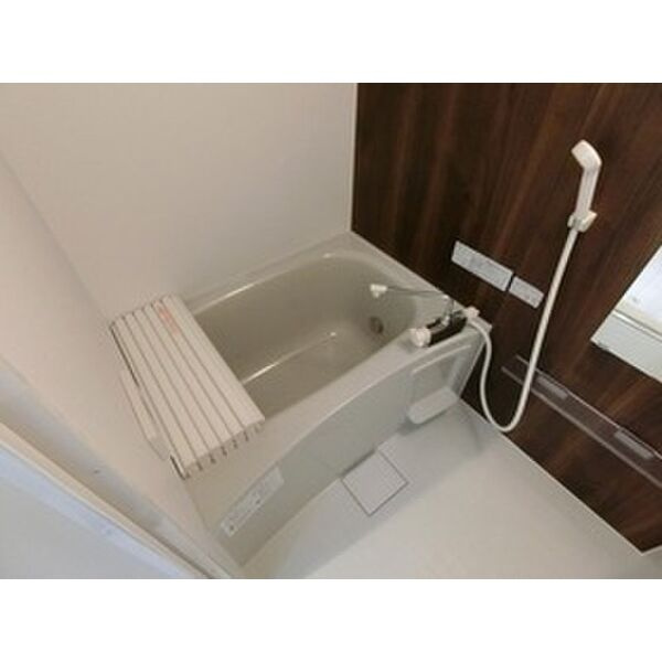 ベルリード塩屋北の浴室