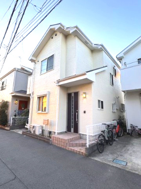 【外観】 | 茅ヶ崎市西久保　中古戸建 | 夕方