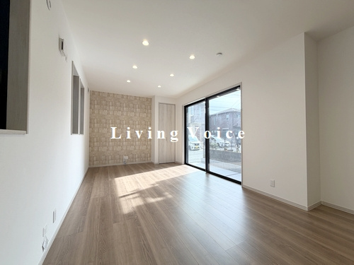 【居間・リビング】 | 【仲介手数料０円】相模原市中央区上溝Ⅱ　新築一戸建て　7号棟　全9棟 | 相模原市中央区上溝Ⅱ　新築一戸建て　全9棟