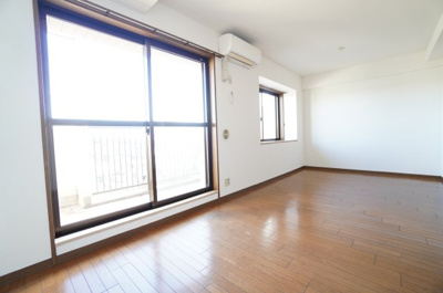 【居間・リビング】 | ファインビュー千葉 | ※同物件・同タイプの写真です。