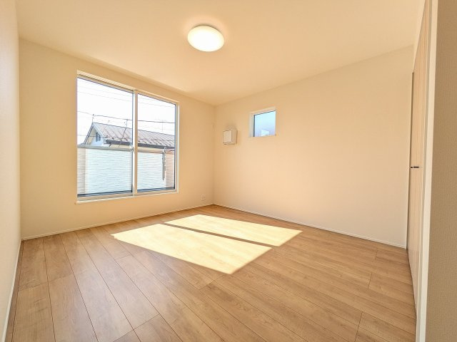 八王子市　四谷町　新築一戸建て　１期の寝室|～2階7.1帖の主寝室　ベッドなど大型家具のレイアウトもしやすい〜