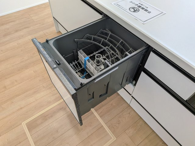 八王子市　四谷町　新築一戸建て　１期のキッチン|～食洗機付き　食事後の食器洗いはお任せ、家族でゆっくりとくつろげます～