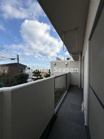 【バルコニー】 | 洗濯物・お布団が気持ちよく乾く南向きのバルコニーです♪