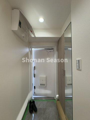 【玄関】 | 履物が雑多にならずに済むシューズBOXは、嬉しいミラー付◎
身だしなみチェックもバッチリですね♪