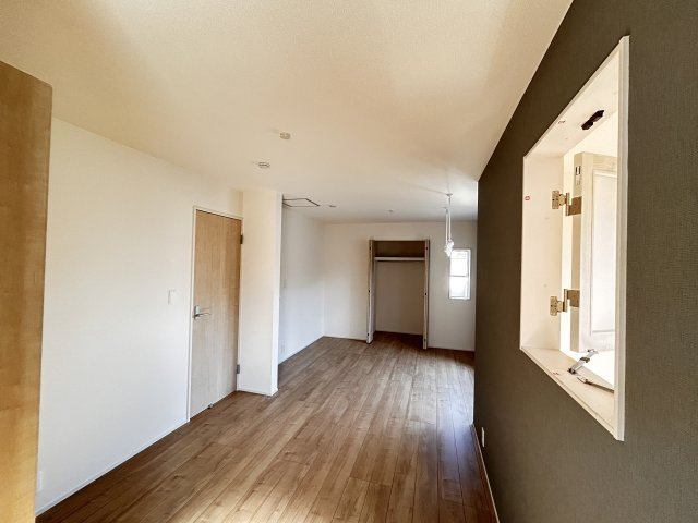  の収納|〇2階10.5帖洋室〇
将来、2部屋に分割しても各室に収納が付くよう考えられた間取です♪
ライフステージに合わせて長く快適に暮らせる住まいです。
※2026年5月撮影