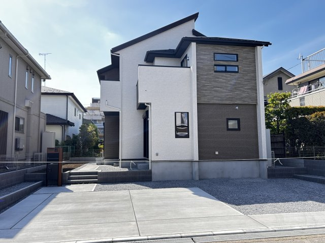  の外観|〇【4（5）LDK+SIC+カースペース4台】
駅徒歩9分×太陽光発電搭載新築物件！
限定1邸ですので気になる方はお早めにご連絡ください♪
※2026年5月撮影
