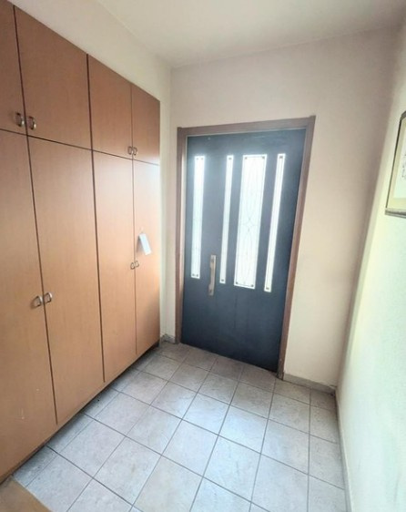 【中古】鶴ヶ島市柳戸町中古住宅の玄関