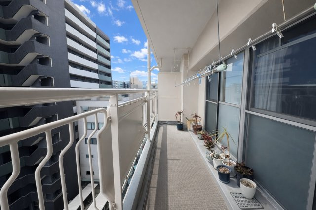 エクセレンス新栄のバルコニー