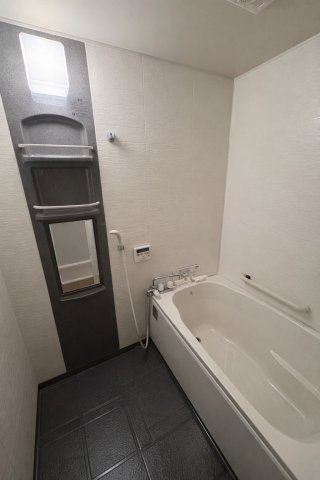 エクセレンス新栄の浴室