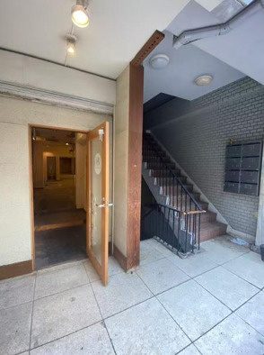 大川ビルのロビー