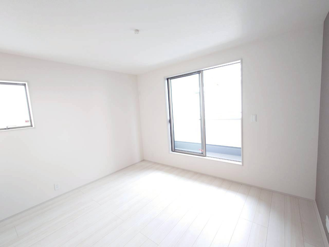 ■■西原町小那覇－①号棟の洋室