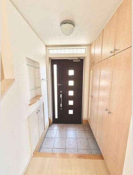 丸根町２丁目戸建の玄関