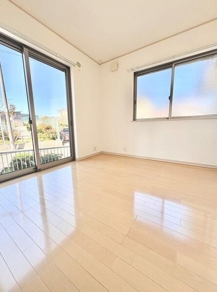 丸根町２丁目戸建の居間・リビング