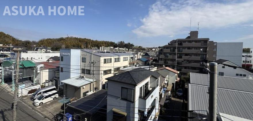 クオス鴨居Ⅱレジデンシャルステージの展望|気持ちの良い大空が広がるバルコニーの展望のなか、大切なペットとご家族一緒に暮らせます。