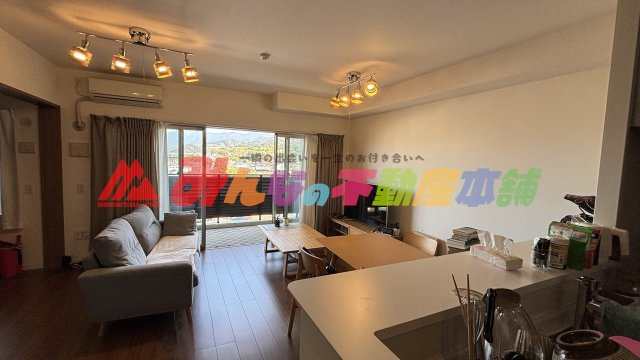 サンパーク久留米東VITAZIONEの居間・リビング