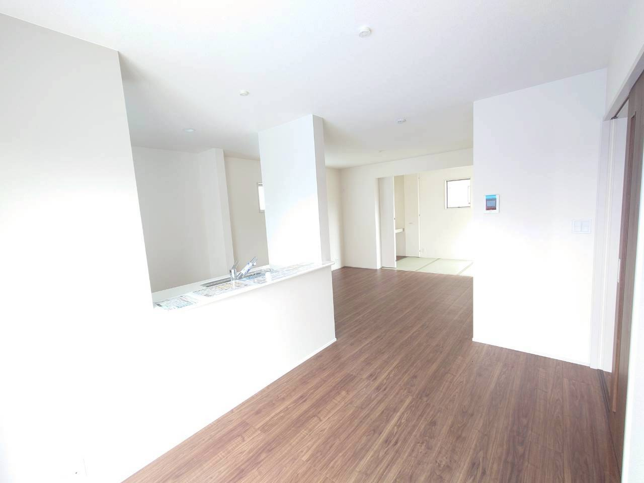 ■■西原町小那覇－②号棟の居間・リビング