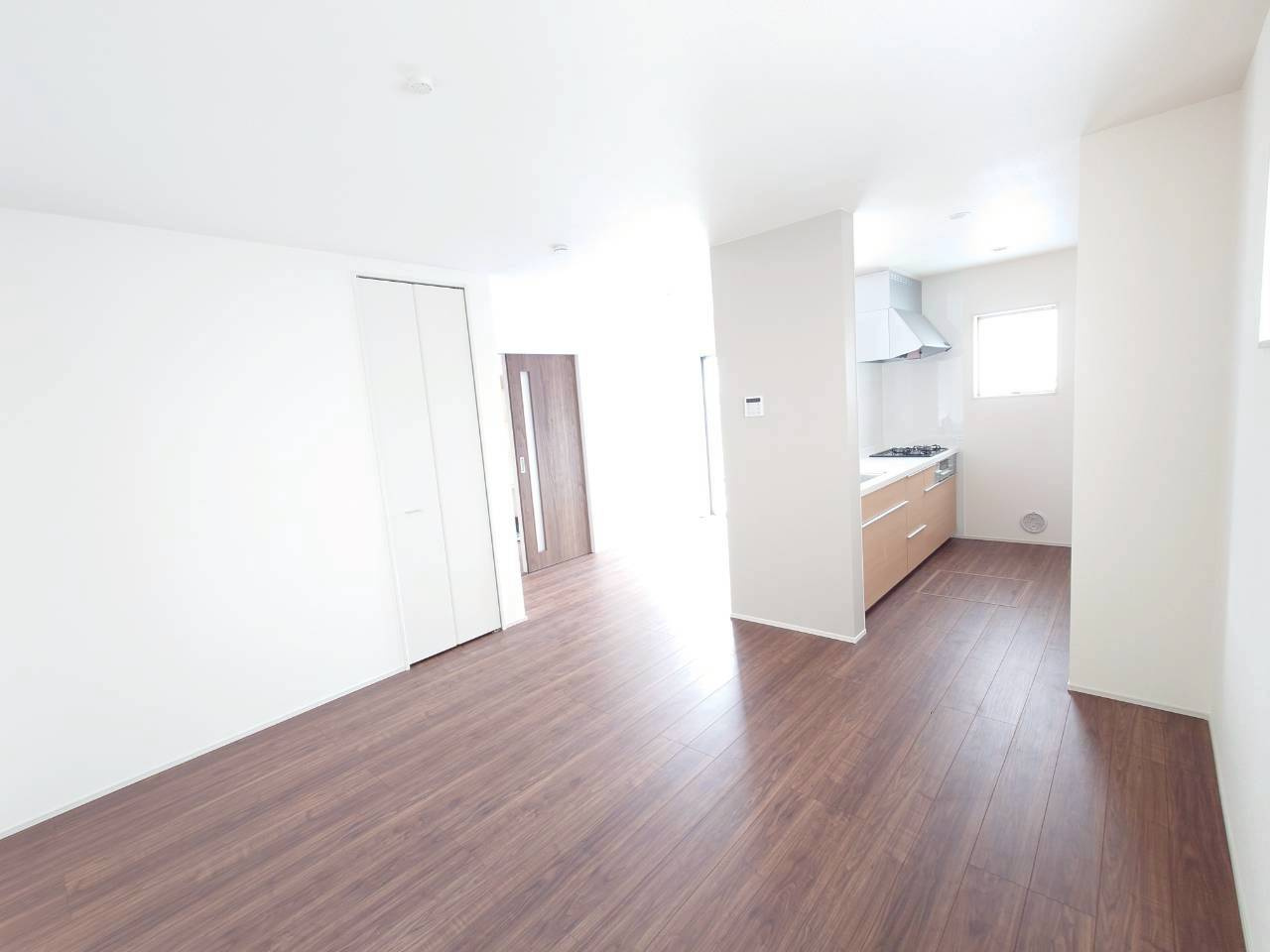 ■■西原町小那覇－②号棟の居間・リビング