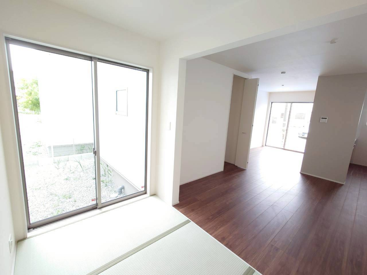 ■■西原町小那覇－②号棟の居間・リビング