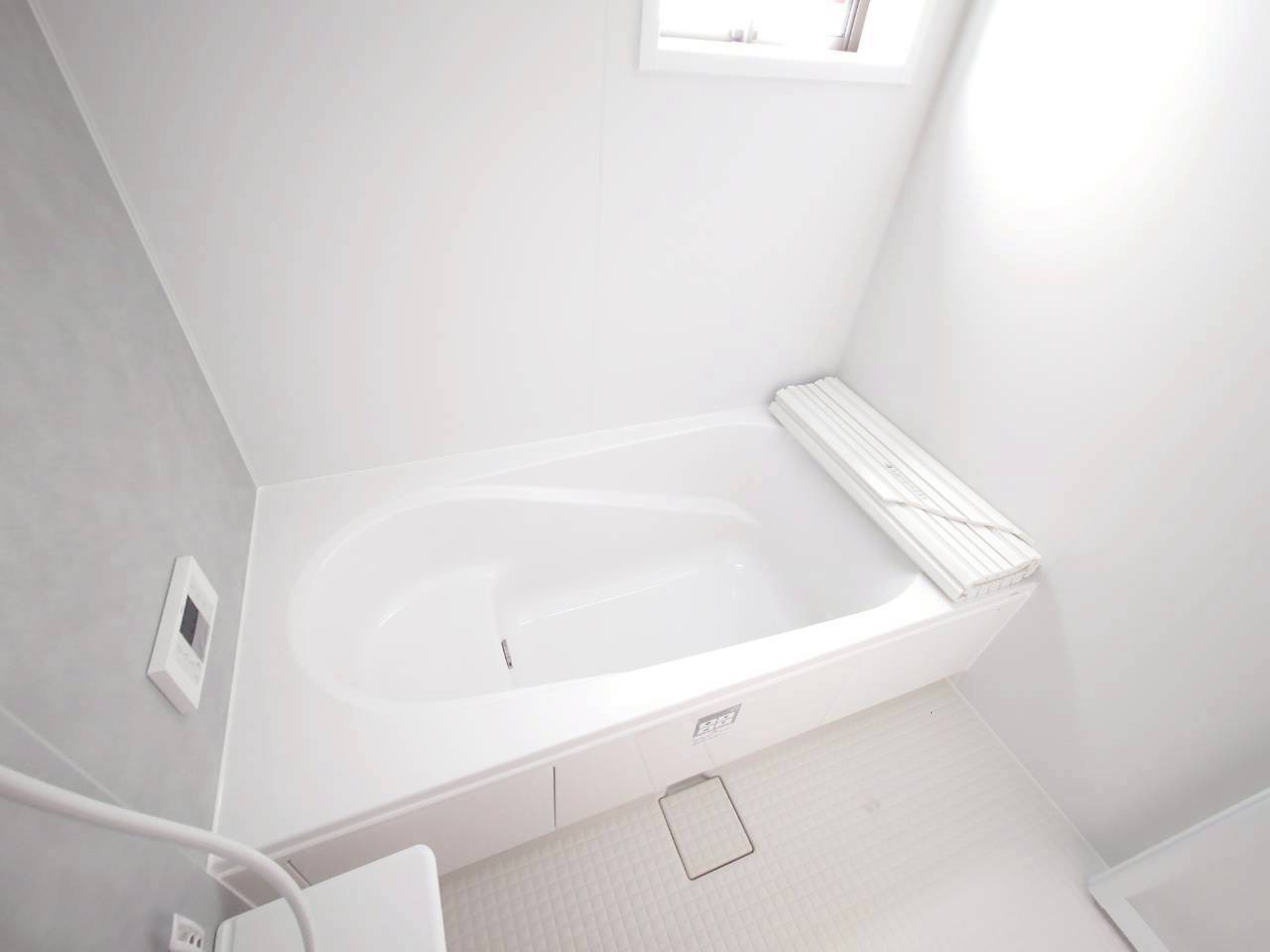 ■■西原町小那覇－②号棟の浴室