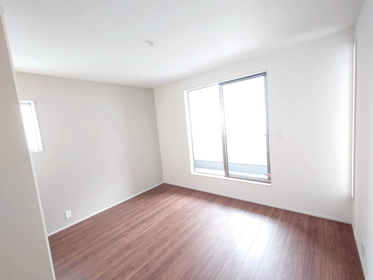 ■■西原町小那覇－②号棟の洋室